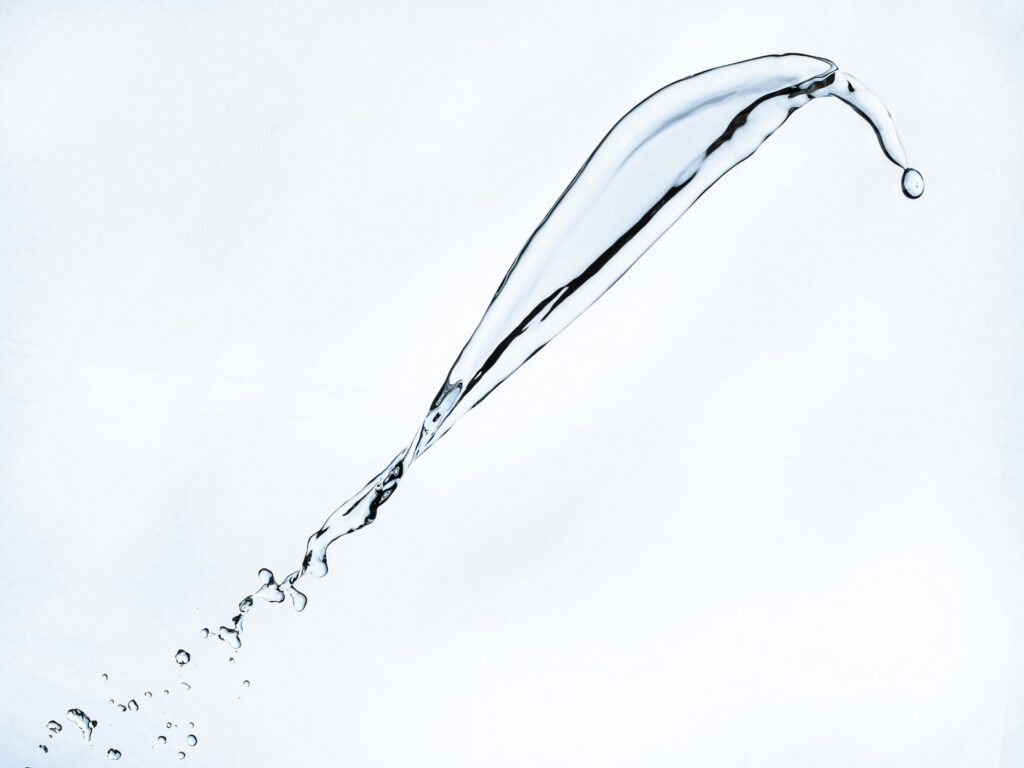 a water splashing out of the air